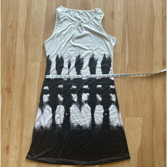 NWOT summer dress, black and white sleeveless - Picture 2 of 8